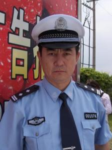 在《交通警察》里李洪涛饰演老洪的角色剧照