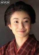 在《坂上之云 第三部》里菅野美穗饰演正冈律的角色剧照