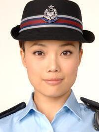 在《学警出更》里,容祖儿饰演张念恩的角色剧照