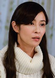 在《夺爱之冬》里水野美纪饰演森山兰的角色剧照