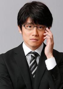 在《记忆搜查新宿东署事件档案》里风间俊介饰演神启太郎的角色剧照