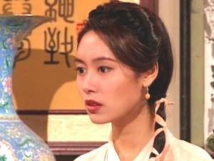 在《恨锁金瓶》里,郭可盈饰演 李瓶儿的角色剧照