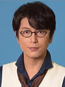 在《掟上今日子的备忘录》里及川光博饰演绊井法郎的角色剧照